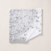 Mandala envoûtant avec des étoiles d'argent sur bl (Gant de toilette)