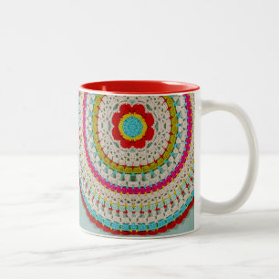 Mandala floral de mod tasse à deux tons de 11