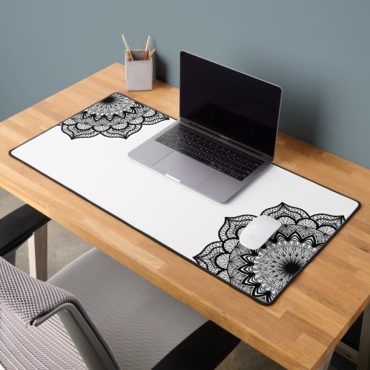 Mandala noir sur fond blanc (Bureau 2)