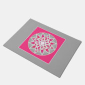 Mandala patroon in fuchsia roze, wit en grijs deurmat (Schuin)