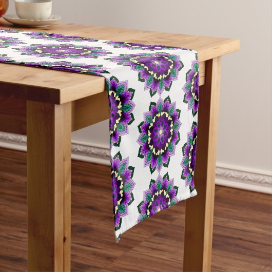 Mandala Pattern 02 in paars Lange Tafelloper (Voorbeeld)