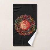 Mandala rouge et or (Serviette à main)