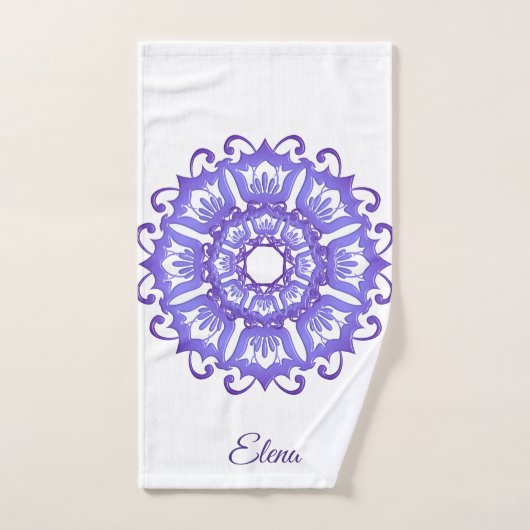 Mandala violet floral. Nom (Serviette à main)