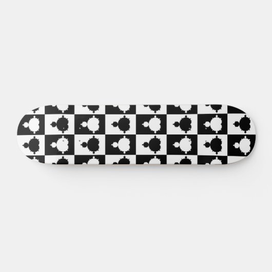 Mandelbrot Chess Board Skateboard (Horizontaal)