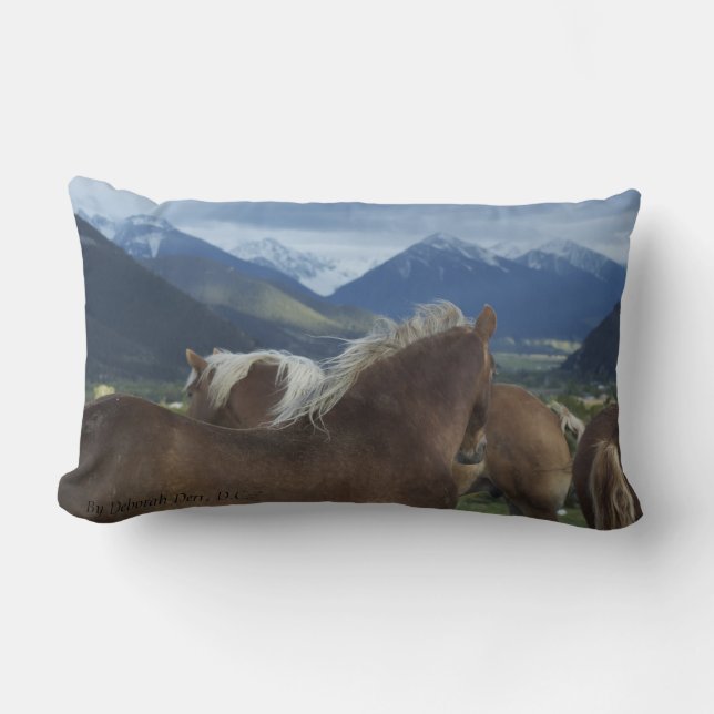 Manes & Mountains Pillow Kussen (Voorkant)