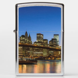 Manhattan and Brooklyn Bridge bij schemering