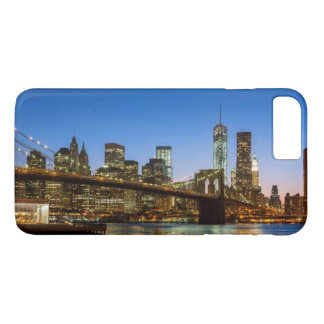 Manhattan and Brooklyn Bridge bij schemering iPhone 8 Plus / 7 Plus Hoesje