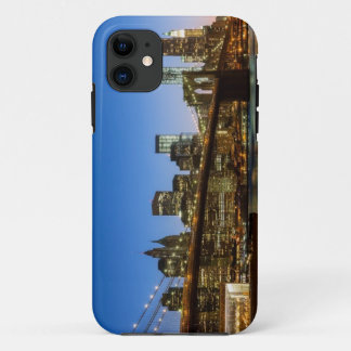 Manhattan and Brooklyn Bridge bij schemering iPhone 11 Hoesje