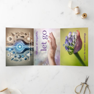 Manifestations, open to receive drieluik wenskaart