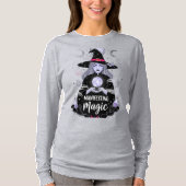 Manifesting Magic Witch Halloween T-Shirt (Devant)