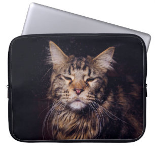 maninegeld op een zwarte achtergrond - jongdier , laptop sleeve