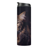 maninegeld op een zwarte achtergrond - jongdier ,  thermosbeker (Geroteerd rechts)