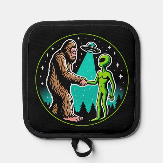 Manique Bigfoot Alien Alliance - Funny Scifi Cryptid (Recto)