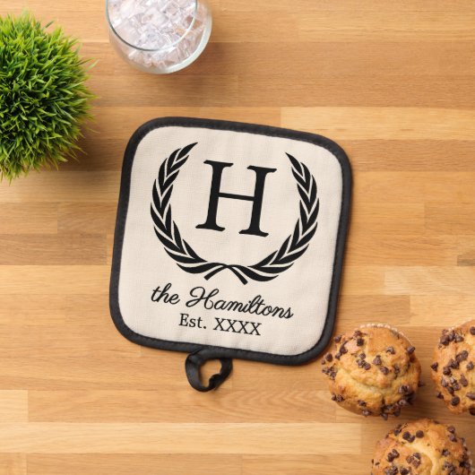 Manique Nom de famille Monogram Chic Antique Laurel Wreath (De haut en bas)