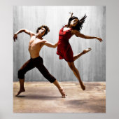 Mannelijke en Vrouw moderne dansers in het Rode Dr Poster (Voorkant)
