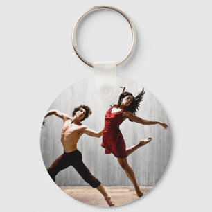 Mannelijke en Vrouw moderne dansers in het Rode Dr Sleutelhanger