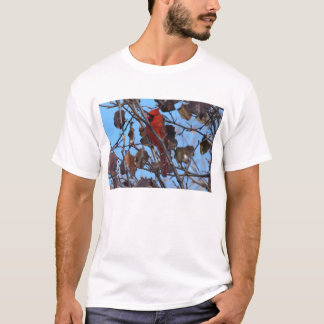 Mannelijke noordelijke kardinaal en Bradford Pear  T-shirt