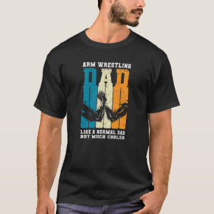 Mannen arm worstelen vader een normale vader maar  t-shirt