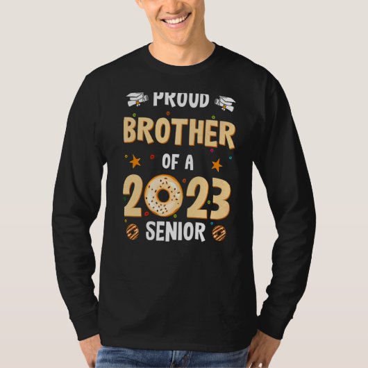 Mannen Broeder Afstuderen, klasse 2023 Senior Grad T-shirt (Voorkant)