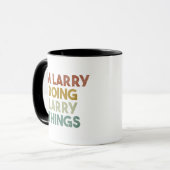 Mannen dat ik Larry Doing Larry Dingen Funny First Mok (Voorkant links)
