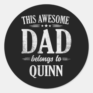 Mannen Deze Geweldige vader is van Quinn Fathers D Ronde Sticker