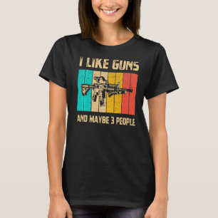 Mannen die ik leuk vind aan Pistolen en misschien T-shirt