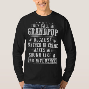 Mannen die ze me kleinpop noemen omdat partner in  t-shirt