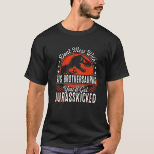 Mannen familie komt overeen met Big Brother Dinosa T-shirt