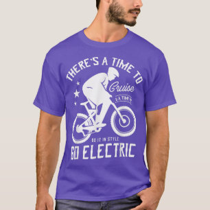 Mannen fietsenvrouwen fietsen met mountainbike-fie t-shirt