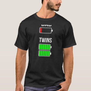 Mannen gelaagde vader met lage batterijduur tweeli t-shirt