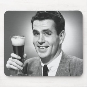 Mannen glas bier in studio B&W Muismat