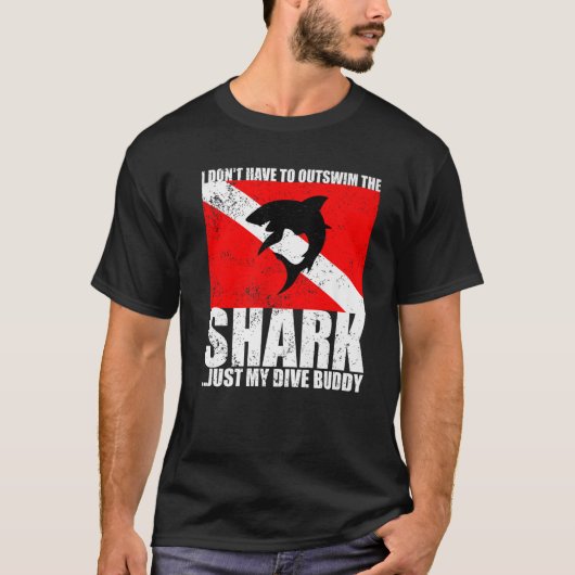 Mannen grappig dat ik de haai niet moet uitzwemmen t-shirt (Voorkant)