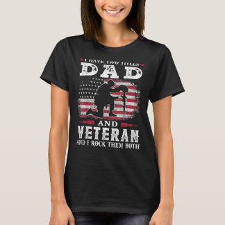 Mannen Ik heb twee titels Pa en Veteran en ik rock T-shirt