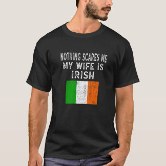 Mannen mijn vrouw is Iers niets wat me schaamt T-shirt