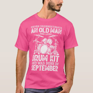 Mannen onderschatten nooit een oud Man dat van dru T-shirt