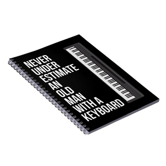 Mannen onderschatten nooit een oud Man met een toe Notitieboek (Rechterzijde)