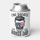 Mannen One Badass Bonus Stap Dad Funny Gift Birthd Blikjeskoeler (Blikje Voorkant)