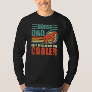 Mannen paarse vader als een gewone vader, maar koe t-shirt