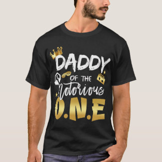 Mannen papa van de beruchte hippe-pop van één oude t-shirt