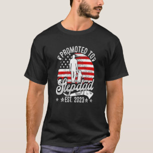 Mannen patriotticum promoot bij Stepdad st 2023 am T-shirt