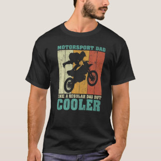 Mannen retrosportvader als een gewone D T-shirt