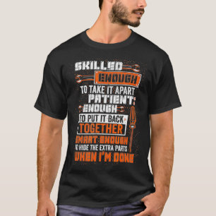 Mannen slim genoeg om de extra onderdelen te verbe t-shirt