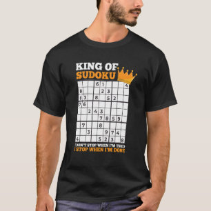 Mannen sudoku puzzle die oplost voor een sudoku - t-shirt