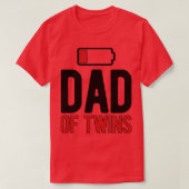 Mannen vader van tweelingbatterij twee keer vader t-shirt (Design voorkant)