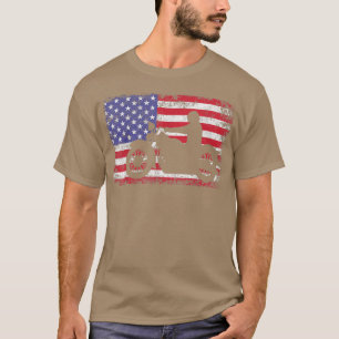Mannen van de Amerikaanse motorfiets met de vlag T-shirt