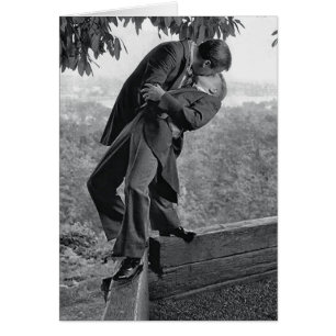 Mannen van homoseksuelen zoenen op de rand