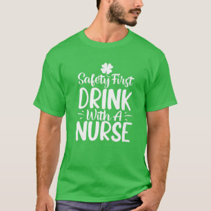 Mannen verpleegster St Patricks Day Funny Neurse M T-shirt
