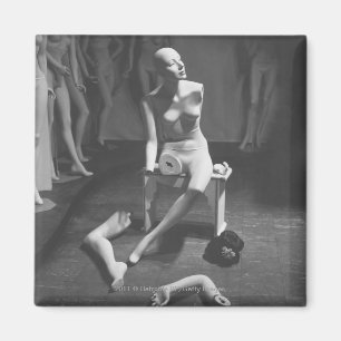 Mannequin met been en arm verwijderd magneet