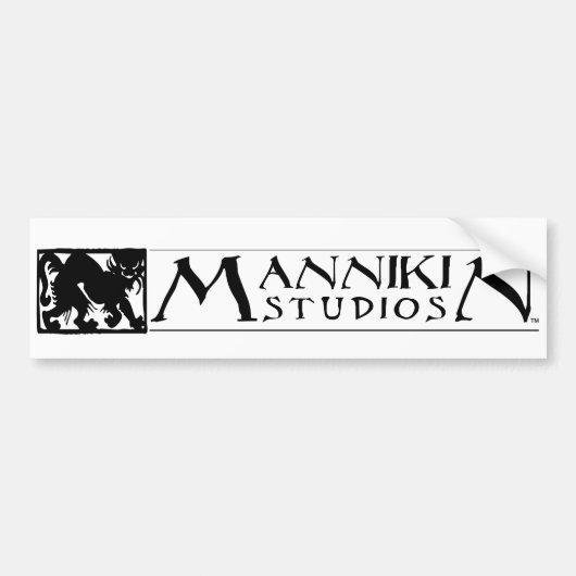 Mannikin Studios logo bumper Bumpersticker (Voorkant)