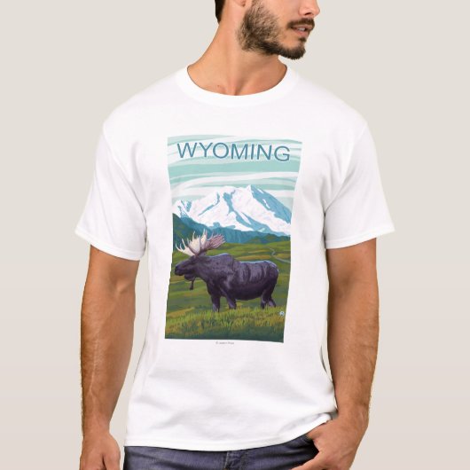 Mans met MountainWyoming T-shirt (Voorkant)